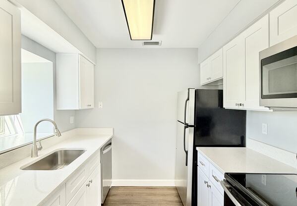 1712 BELLEAIR FOREST DRIVE