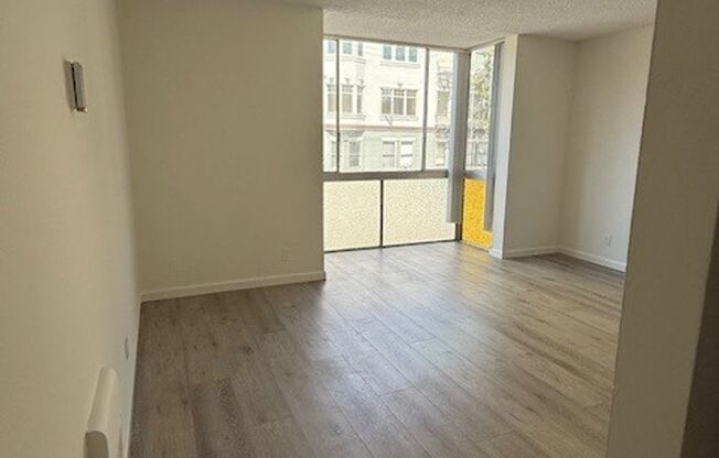 Pine-Gough Apartments