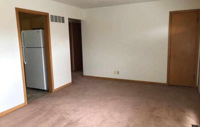 2 beds, 1 bath, 840 sqft, $895