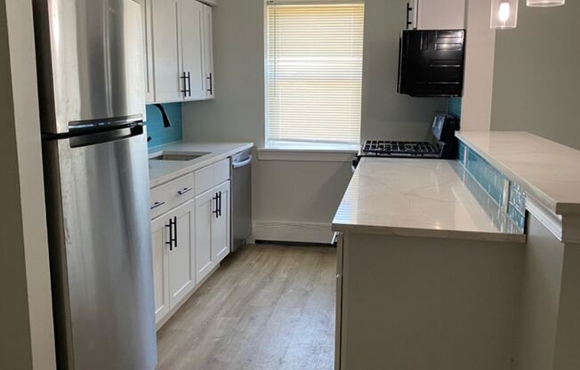 2 beds, 1.5 baths, 850 sqft, $1,835, Unit D06
