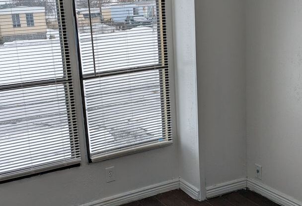 3 beds, 2 baths, 850 sqft, $1,295, Unit #3