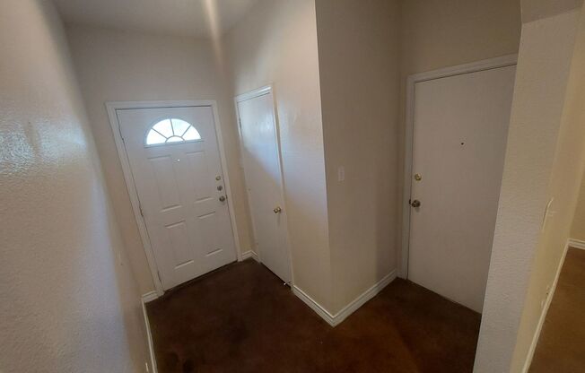 The Gardens at The Summit~Three Bedroom Townhome~Garage~Backyard