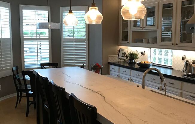 First Time Rental - 5 Bed, 5 bath cul-de-sac Executive Home