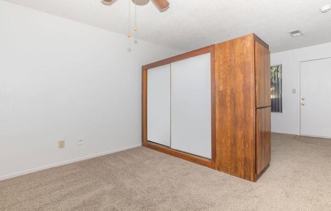 Studio, 1 bath, 400 sqft, $1,065