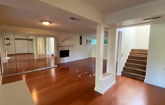 3 beds, 3 baths, $4,100