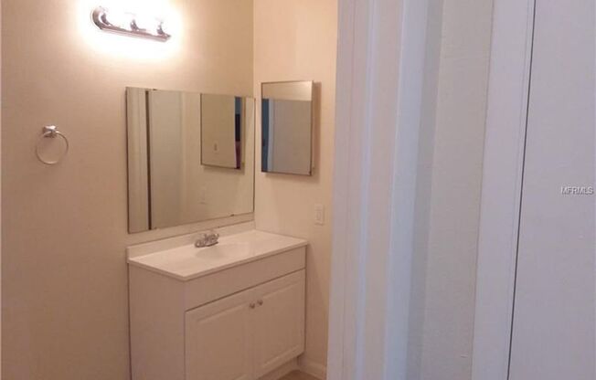 2 bedroom 1 bathroom in Orlando