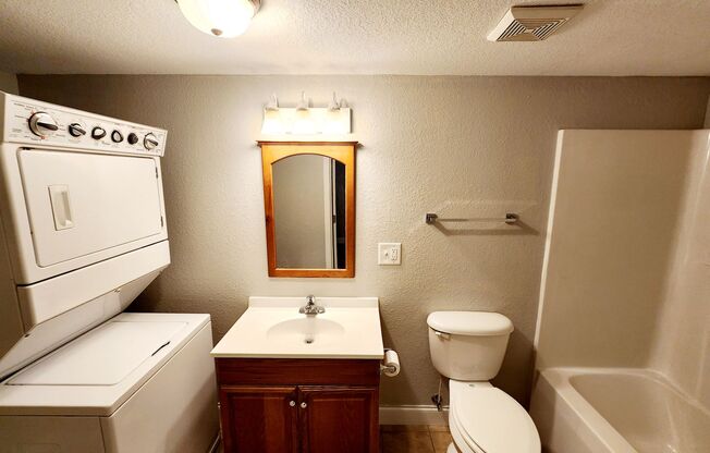 1 bed, 1.5 baths, 950 sqft, $1,250, Unit Unit 245