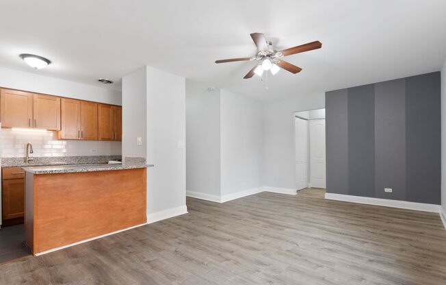 Studio, 1 bath, 336 sqft, $1,475, Unit 305