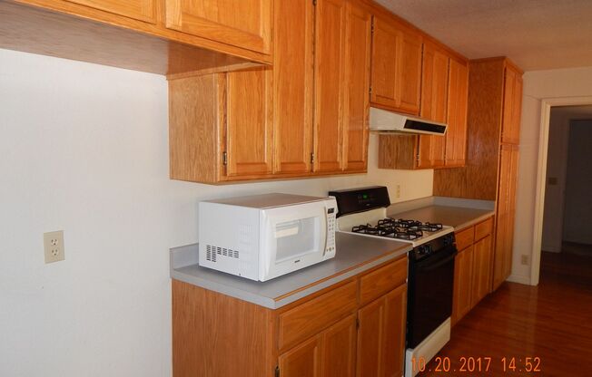 3 beds, 2 baths, $2,100