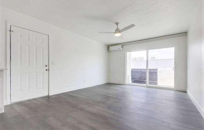 1 bed, 1 bath, 576 sqft, $2,495, Unit 11