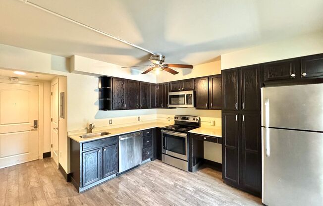 1 bed, 1 bath, 350 sqft, $1,150, Unit 216