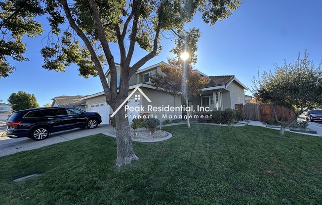 Spacious 5bd/3ba Elk Grove Home with 3 Car Garage!