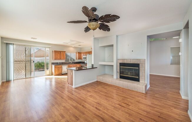 5 Bedroom home with pool and spa with downstairs Bed/bath. No carpet!