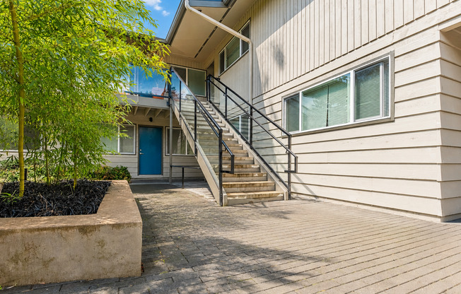 1 bed, 1 bath, 560 sqft, $1,525, Unit 62-12
