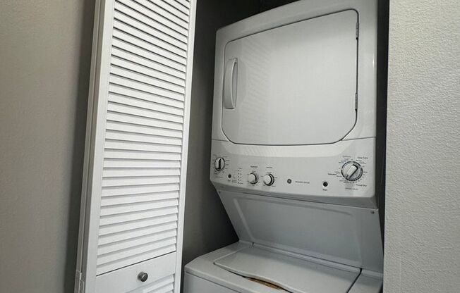 1 bed, 1 bath, 820 sqft, $2,340, Unit S067