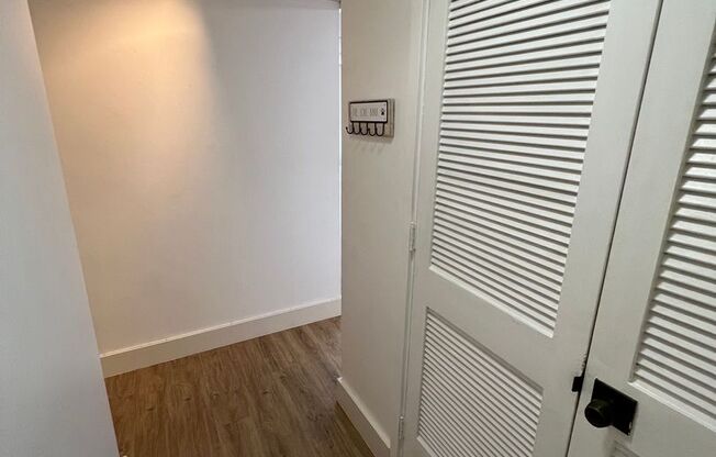 A/C. Two Parking Stalls. Swimming Pool. Pet Friendly. (RRLLC)