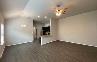 3 beds, 2 baths, $1,350, Unit 1120 Burek Cross