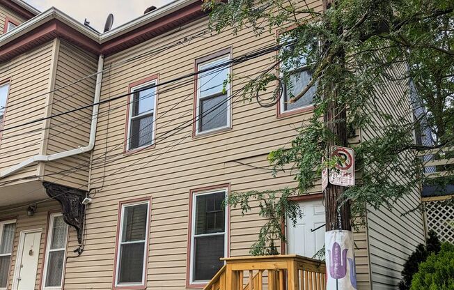 1 bedroom in Deutschtown (North Side)