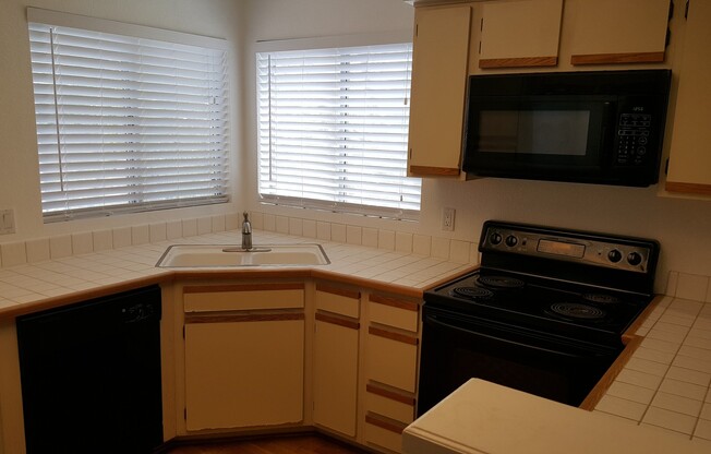 2 beds, 2 baths, $1,995, Unit # 262