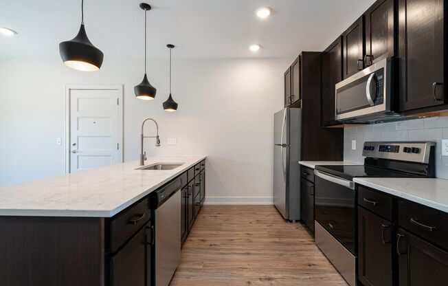 2 beds, 2 baths, 785 sqft, $2,425, Unit 1050 N 4th St. Apt. 216
