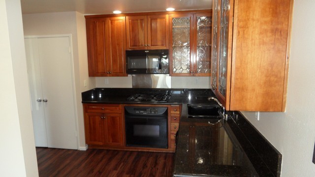 3 beds, 2 baths, $3,295