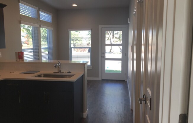 1575 NE Rumgay Ln #1