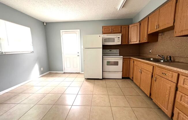 3 beds, 1 bath, $1,995