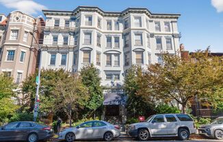 Available Now! 2Bd / 1.5Ba in the Heart of Adams Morgan!