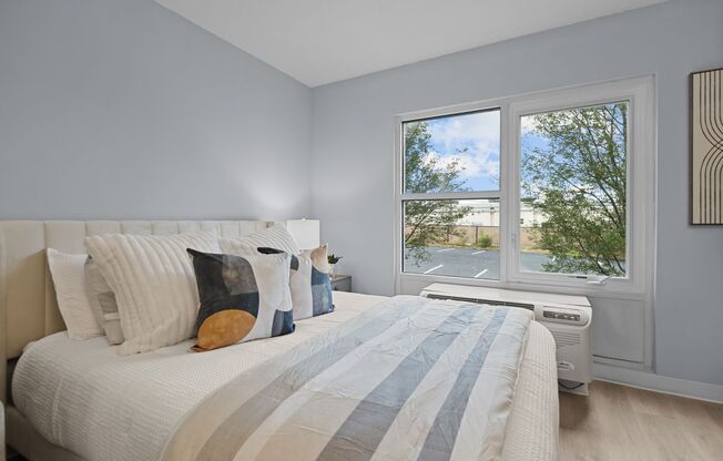 Studio, 1 bath, 360 sqft, $1,395, Unit 542