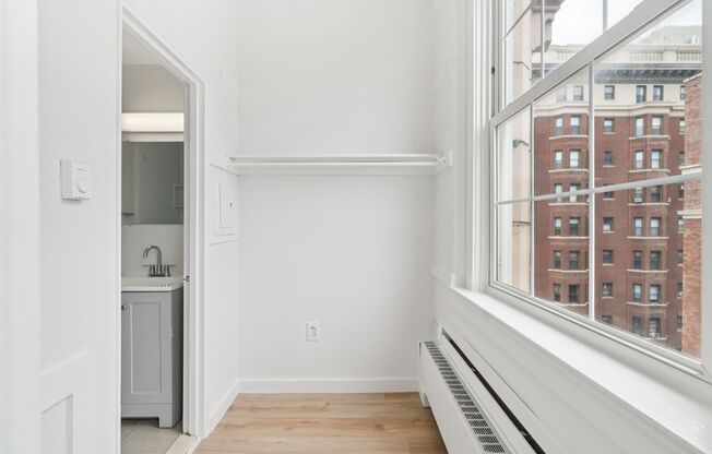 Studio, 1 bath, 311 sqft, $1,395, Unit 501