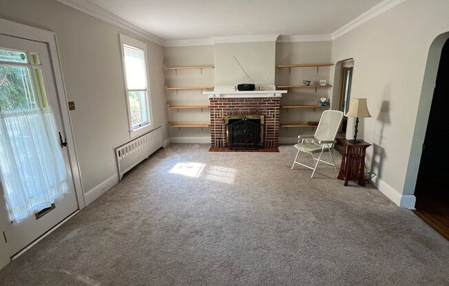 Beautiful 4 BR Brick Cape Cod in Lancaster!