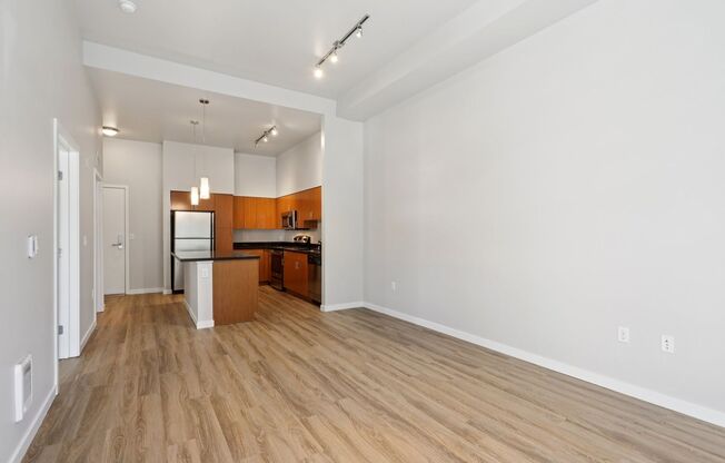 1 bed, 1 bath, 698 sqft, $2,095, Unit B247
