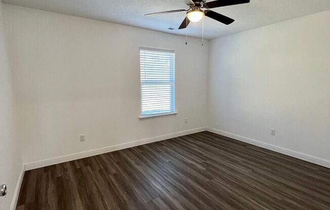 2 beds, 1 bath, 952 sqft, $1,175, Unit 52