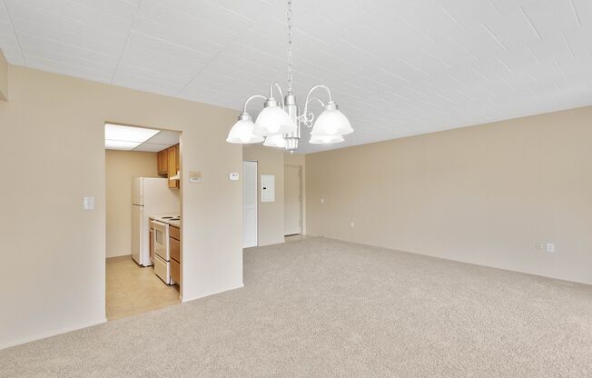 2 beds, 1 bath, 900 sqft, $1,099, Unit 112 M