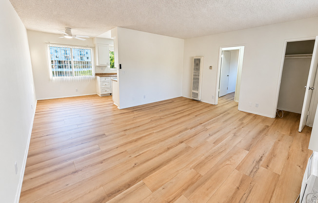 2 beds, 1 bath, 950 sqft, $2,295, Unit 39