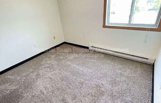 Studio, 1 bath, 400 sqft, $595, Unit 11a