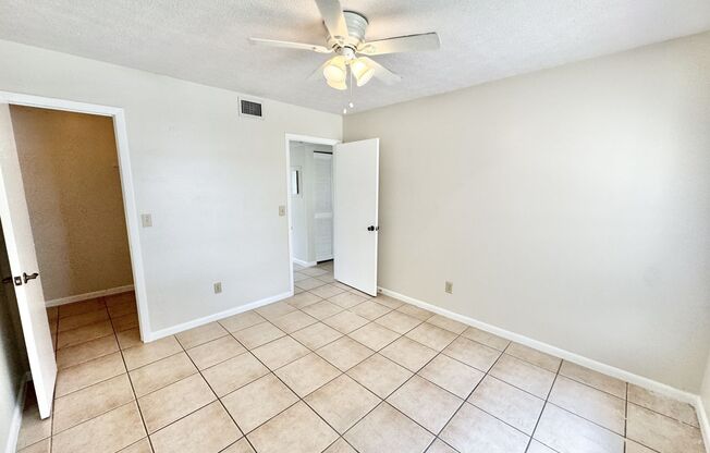 2 beds, 1 bath, $1,995, Unit #10