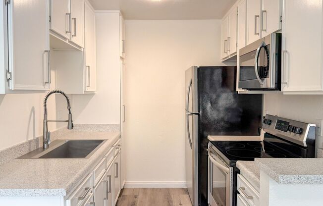 2625 Highland Ave