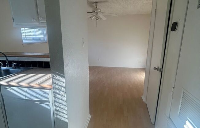 Studio, 1 bath, 400 sqft, $1,125, Unit WWK-404