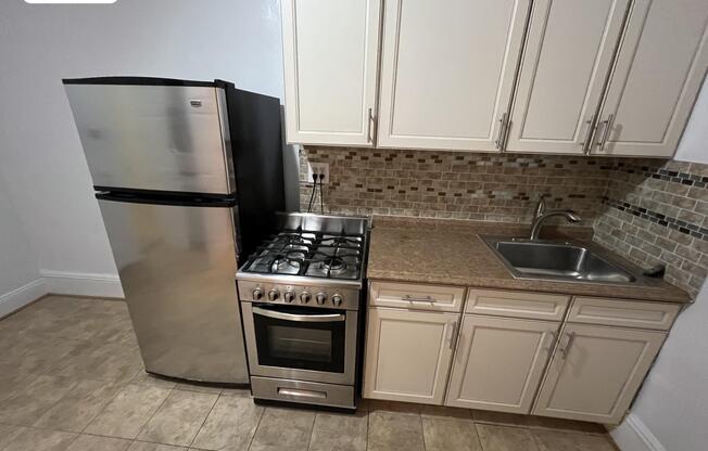 448 W 49 ST