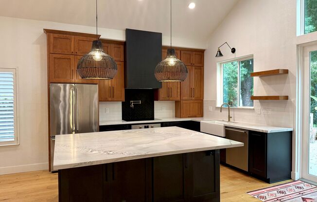 MUST SEE! Beautiful Fully Renovated 3 Bed 3 Bath!