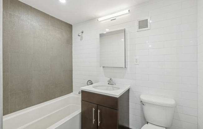 1 bed, 1 bath, $4,016, Unit 7B