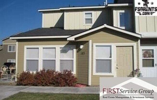 Newer Town home close to everything! FREE APPLICATION FEES!!! APPLY TODAY!!!