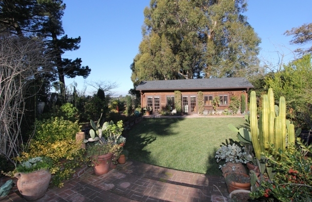 Oakland Hills Studio Cottage in Zumba Gardens  Available Now!