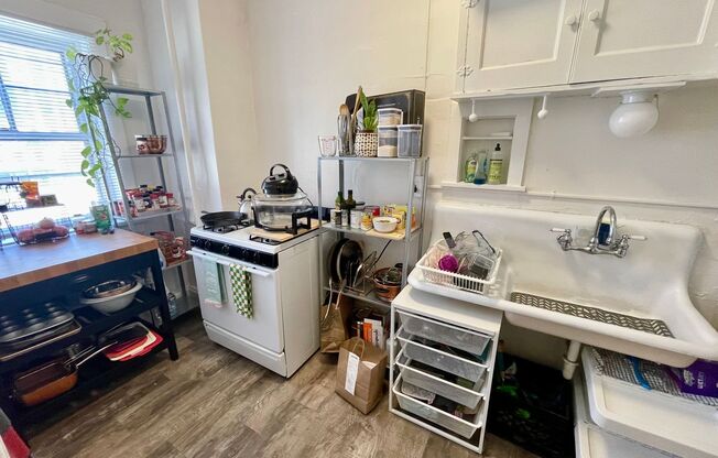1 bed, 1 bath, $1,015, Unit 20