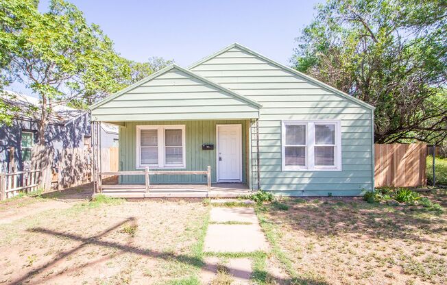 Updated 3 bed 1 bath close to 19th Street
