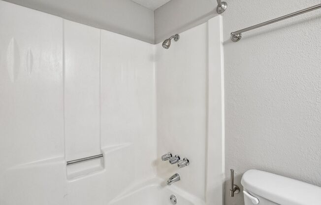 3 beds, 2 baths, 1,258 sqft, $1,813, Unit 24L