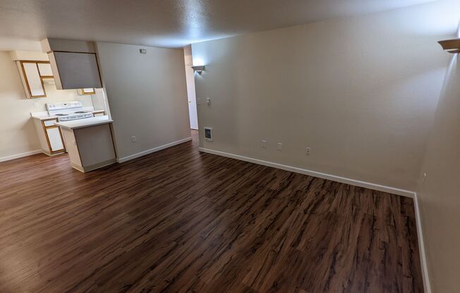 2 beds, 2 baths, 800 sqft, $1,495, Unit 4004