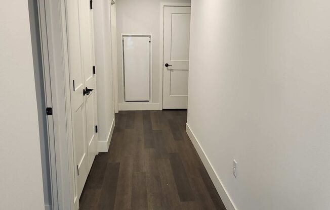 1 bed, 1 bath, 808 sqft, $2,295, Unit #400