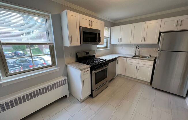 1 bed, 1 bath, 675 sqft, $2,200, Unit E641A
